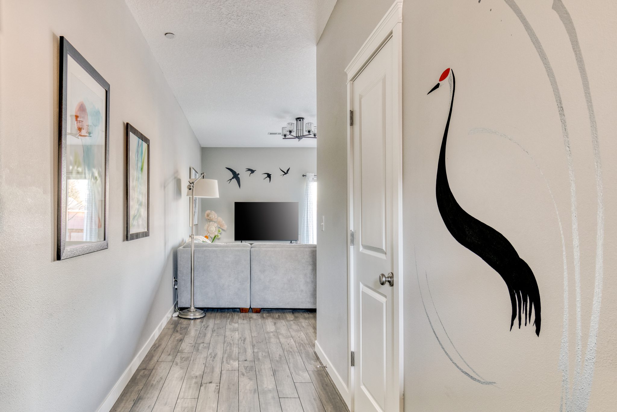 The entry, painting by Chizuru.