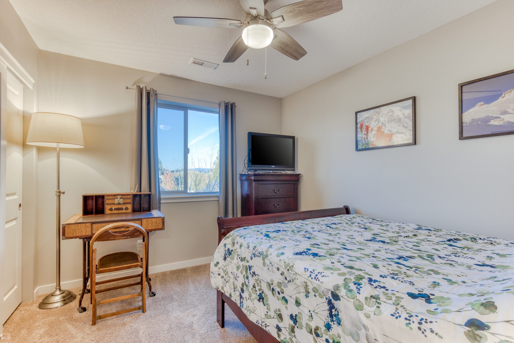 Another bed fit for a queen.